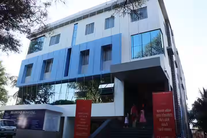 Diamond Hospital building on Kasaba Bawada Main Road, Kolhapur